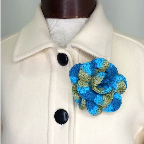 NEW Floral Crochet Brooch Hand Crafted Cotton Fall Autumn Blue Pin Colorful Rose - Picture 1 of 9